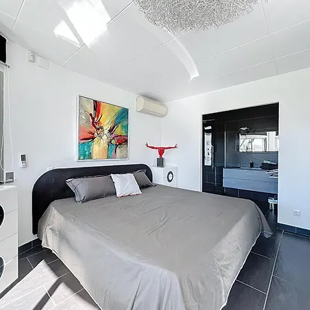 Medes 15 - Magnifica Con Piscina Privada Y A Holiday home Empuriabrava